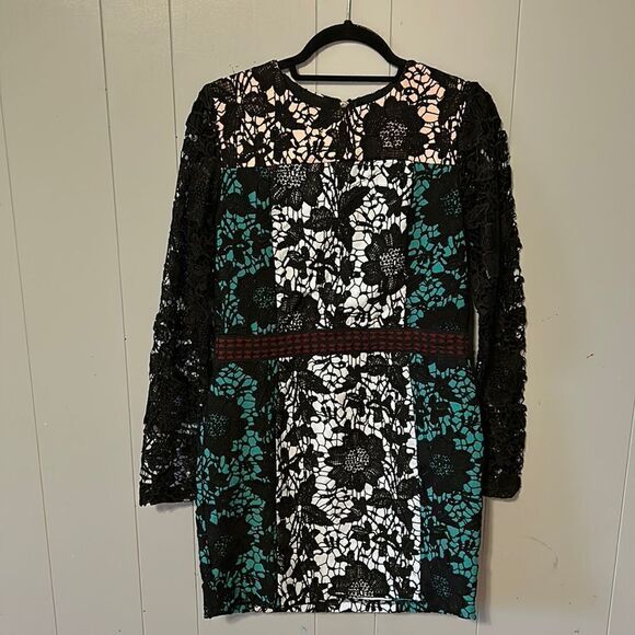Endless Rose Crochet Dress Size Medium - Picture 1 of 2